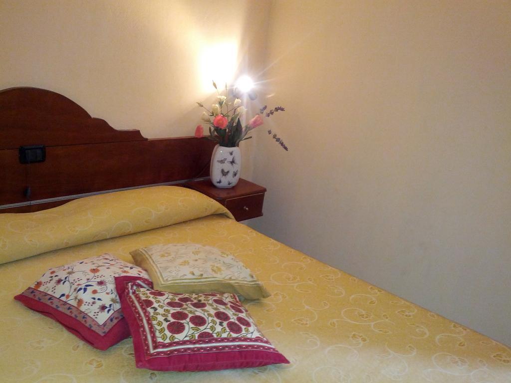 Hotel Il Malandrone روزينيانو ماريتيمو الغرفة الصورة